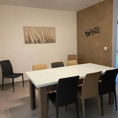 Eureka Mansions - Stylish, Spacious & Elegant 圣保罗湾城