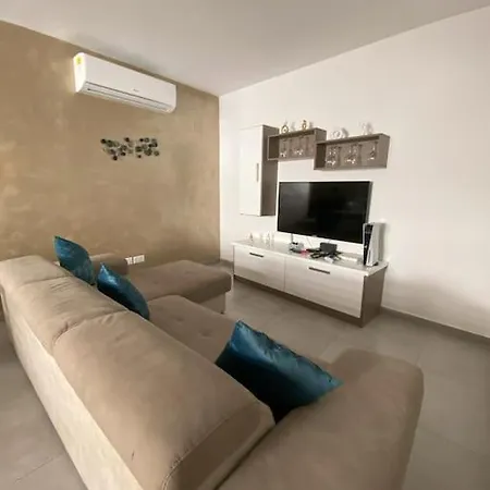 Eureka Mansions Apartment *