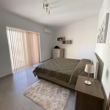 Eureka Mansions Apartment *