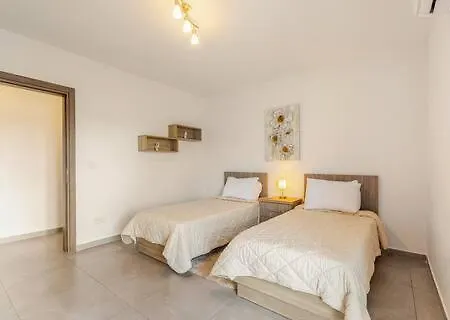 Eureka Mansions - Stylish, Spacious & Elegant 圣保罗湾城