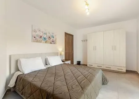 Eureka Mansions - Stylish, Spacious & Elegant * St Paul's Bay