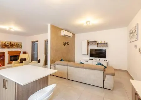 Eureka Mansions - Stylish, Spacious & Elegant * St Paul's Bay