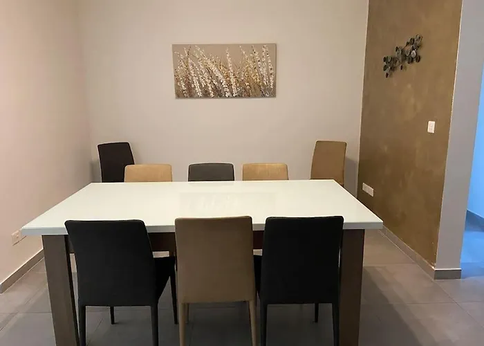 Eureka Mansions Elegant & Spacious Apartment