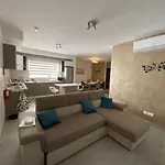 Διαμέρισμα Eureka Mansions Elegant & Spacious